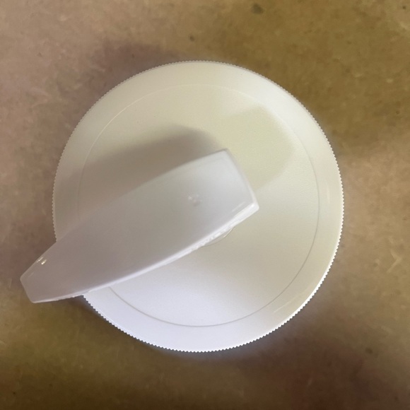 Biotone Relaxing Therapeutic Massage Creme - Picture 3 of 3